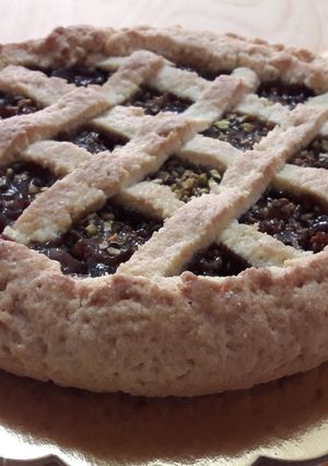 O poză a rețetei Crostata cu gutui și gem de caise.