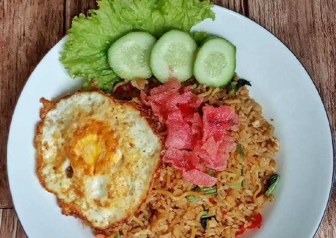 Easiest Way to Prepare Appetizing Nasi Goreng Magelangan