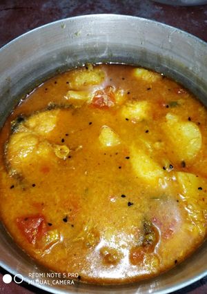 আলু কচু মাছের ঝোল রেসিপির প্রধান ছবি