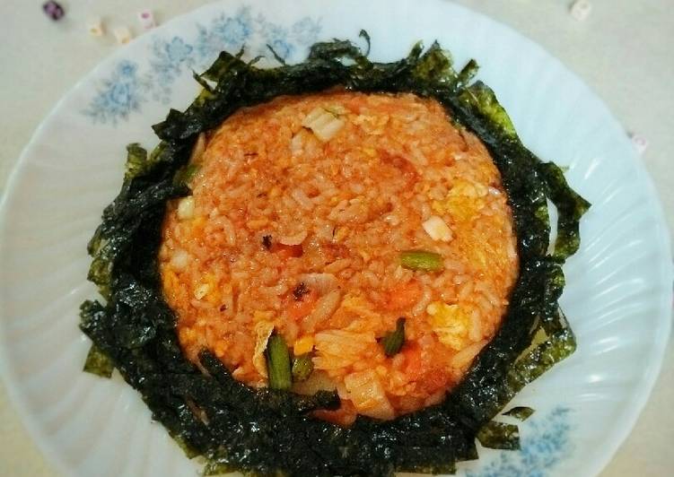 Cara Membuat Bokkeumbap (볶음밥) - Korean Fried Rice Menggugah Selera