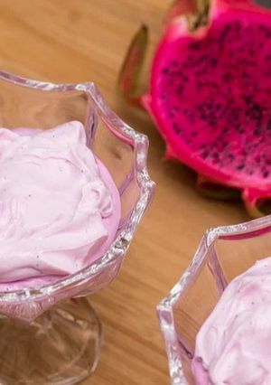 ড্রাগন ফলের মুজ (Dragon fruit mousse recipe) রেসিপির প্রধান ছবি