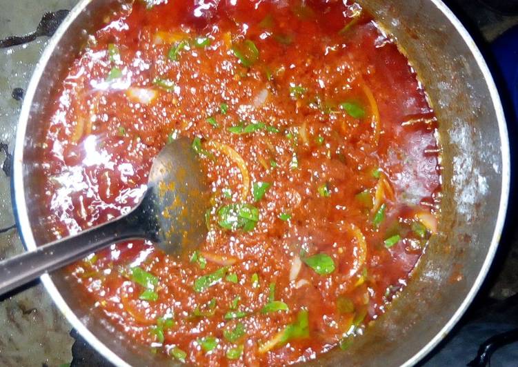 Tomato stew with green pepper