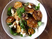 Une photo de roquettes salade