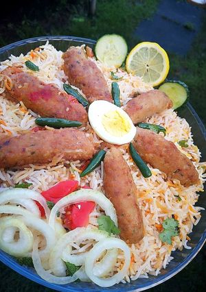 A picture of Kabab Biryani.