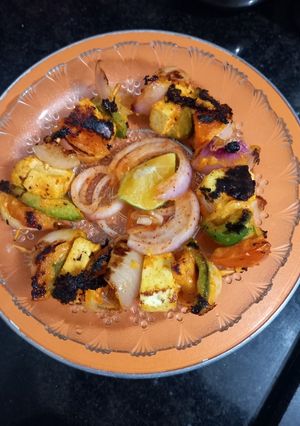 પનીર ટિક્કા (Paneer Tikka Recipe In Gujarati) રેસીપી મુખ્ય ફોટો