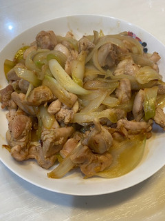 洋蔥燒雞腿 的食譜成品照片