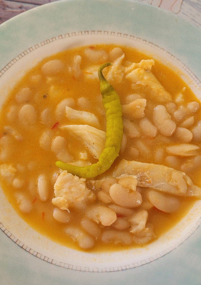 Una foto de Alubias del ganxet, guisadas con bacalao