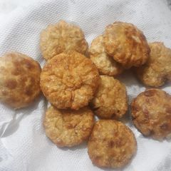 A picture of Fried momos.
