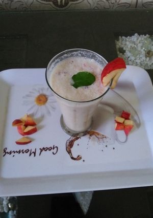 A picture of Apple smoothie.