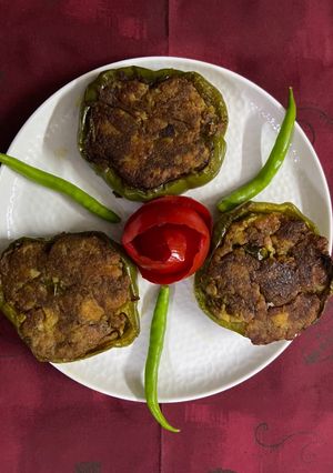 A picture of Stuffed capsicum.