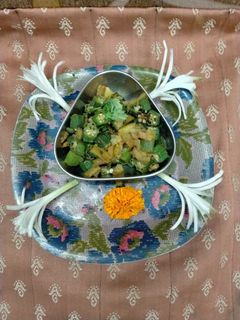 ભીંડા બટાકા નુ શાક(bhinda bataka nu saak in Gujarati) રેસીપી મુખ્ય ફોટો