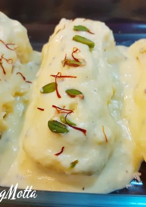 A picture of Kesar Malai Rolls.
