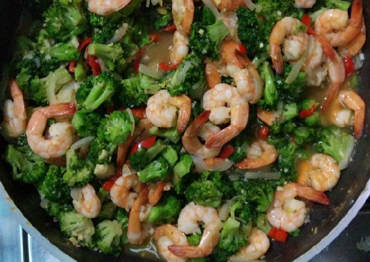 Cara mudah memasak Udang &amp; Brokoli, Lezat Sekali
