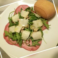 Bresaola and rocket salad with my mushrooms in oil A picture of Bresaola and rocket salad with my mushrooms in oil.