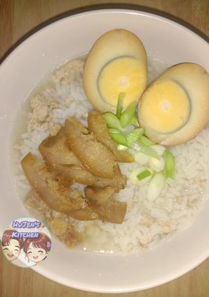 รูปของ ข้าวต้มหมูสับ (Rice Porridge with Minced Pork)