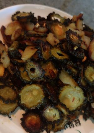 উচ্ছে ভাজা(uchche bhaja recipe in Bengali) রেসিপির প্রধান ছবি