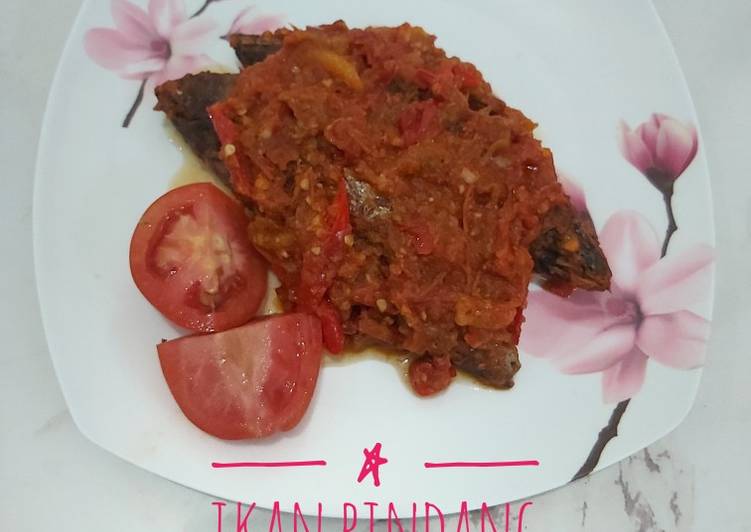 Ikan pindang bumbu tomat segar
