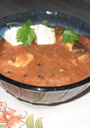 A picture of Paneer tikka masala.