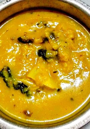মাছের মাথা দিয়ে মুগের ডাল(macher matha diye moonger dal recipe in Bengali) রেসিপির প্রধান ছবি
