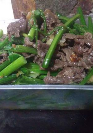 Hình của món Cần tây ngồng tỏi xào thịt bò.
