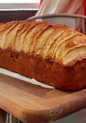 Una foto de Budín de manzana, nueces y pasas