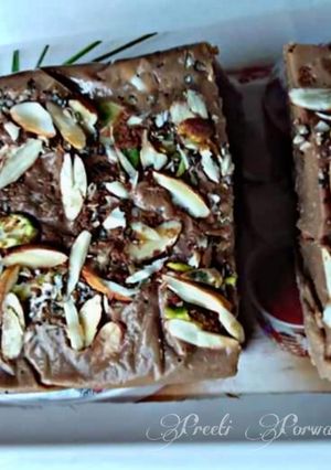 चाॅकलेट बिस्कुट आईसक्रीम (Chocolate Biscuit Ice cream Recipe in Hindi) रेसिपी मुख्य फोटो