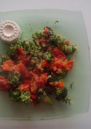 Foto principal de Brócoli con tomate y cebolla