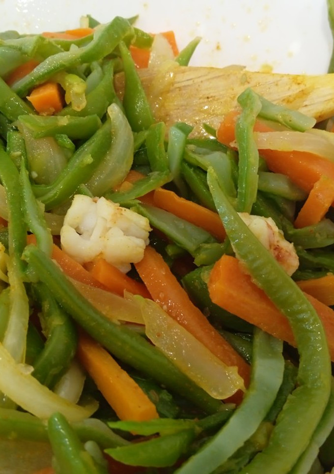 Una foto de Falso spaghetti de judías verdes con gambas