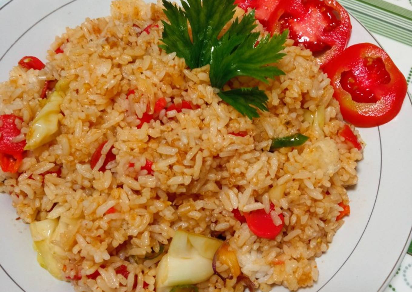 Nasi goreng sosis bumbu racik