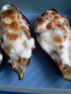 Una foto de Berenjenas rellenas de carne picada