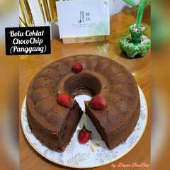 รูปของ Bolu Coklat ChocoChip Panggang