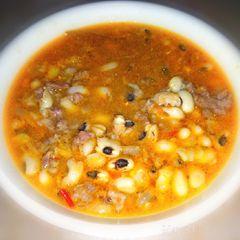 A picture of Lobia qeema (white beans).