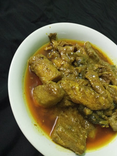 কাচা কলা দিয়ে চিকেন রেসিপির প্রধান ছবি