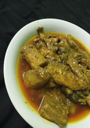 কাচা কলা দিয়ে চিকেন রেসিপির প্রধান ছবি