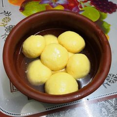 A picture of Rasgulla.