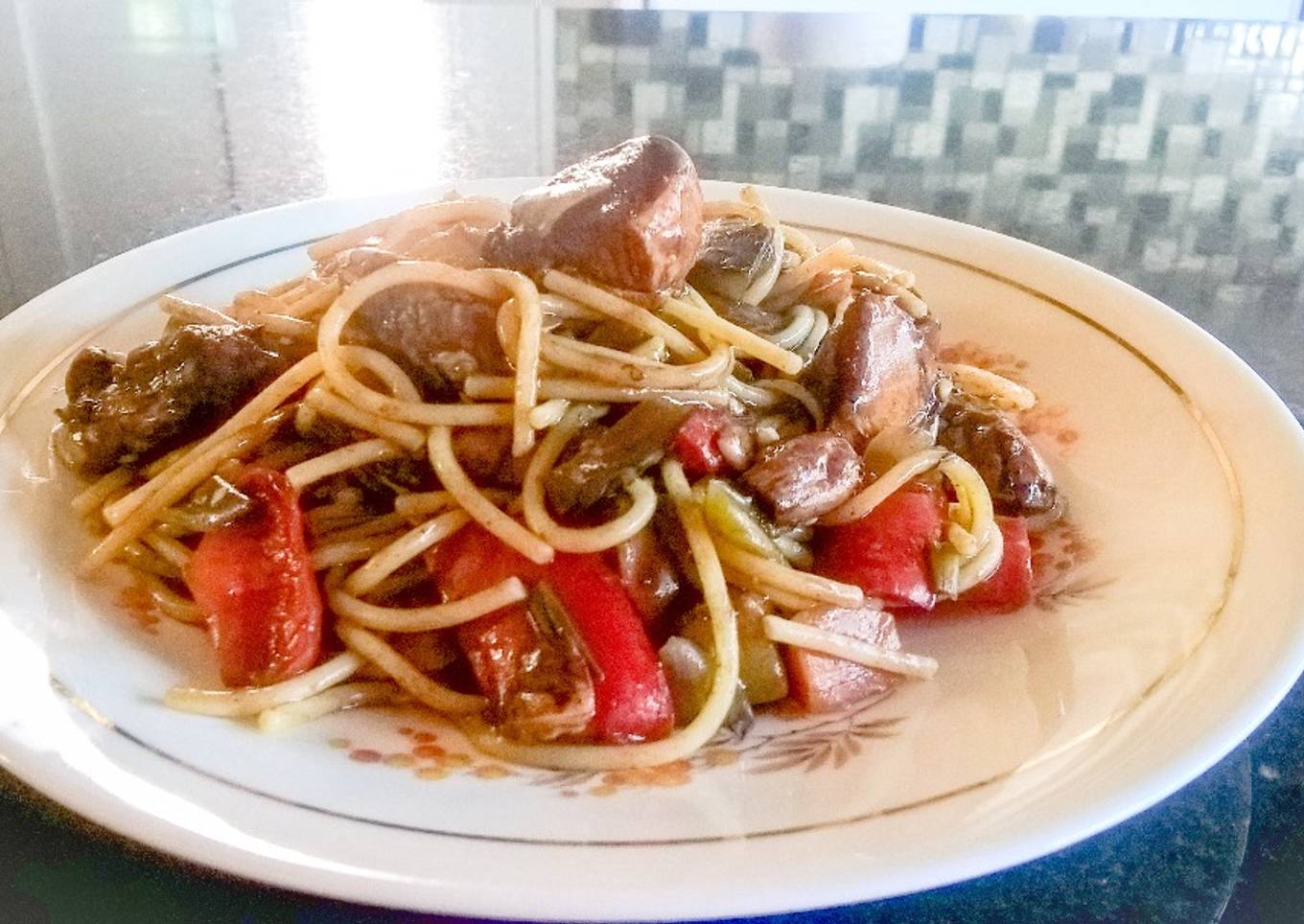 Pollo al Chow Mein, comida china