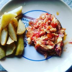 A picture of Fried egg with irish potatoes.