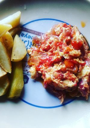 A picture of Fried egg with irish potatoes.