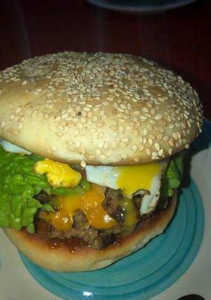 Una foto de Paty y pan de hamburguesa casera!!