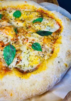 A picture of Pizza Margherita.
