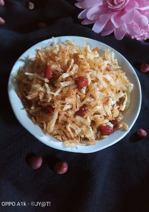 ঝুরি আলু ভাজা(Jhuri alu bhaja recipe in Bengali) রেসিপির প্রধান ছবি