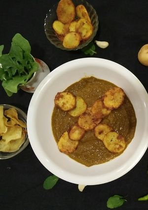 पोटेटो इन ग्रीन लेन्ड (Potato in green land recipe in hindi) रेसिपी मुख्य फोटो