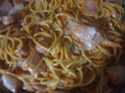 Una foto de sopa dorada