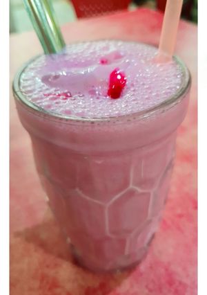 A picture of Strawberry milkshake.