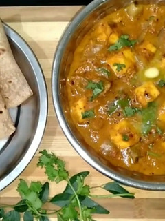 கடாய் பன்னீர் மசாலா(ரெஸ்டாரண்ட் ஸ்டைல்) செய்முறை முக்கிய புகைப்படம்