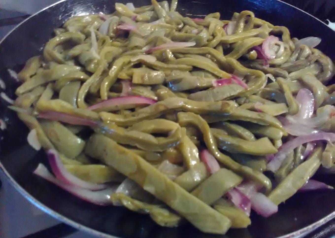 Nopalitos encebollados