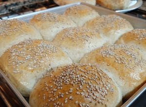 Una foto de Pan de papa integral para hamburguesa o sándwich