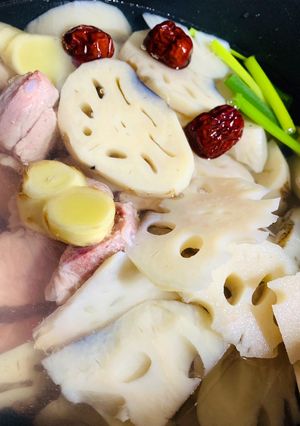 蓮藕排骨湯 的食譜成品照片