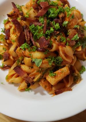 A picture of Chicken BKT Pasta.