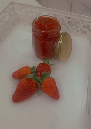 صورة لوصفة مربى الفراولة صحية بدون سكر 🍓